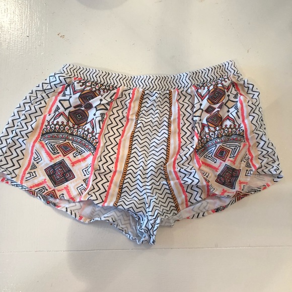 MINKPINK Pants - Pattern mink pink shorts